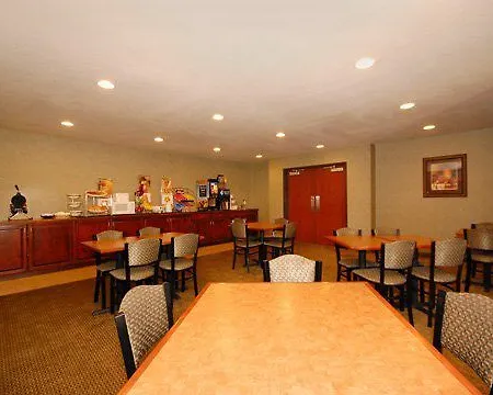 Estherville Hotel & Suites 