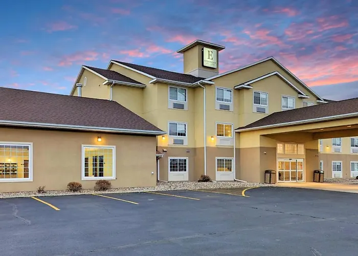Estherville Hotel & Suites