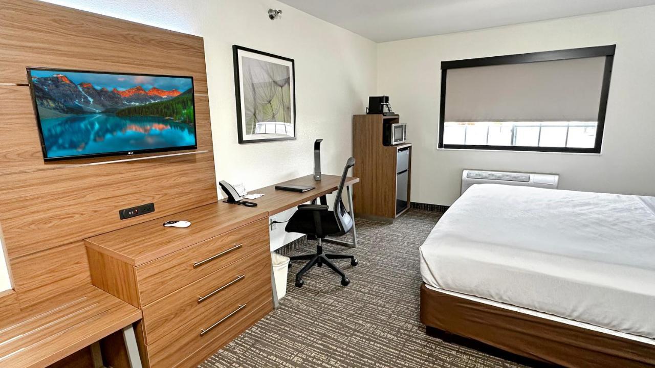 Hotel & 3*