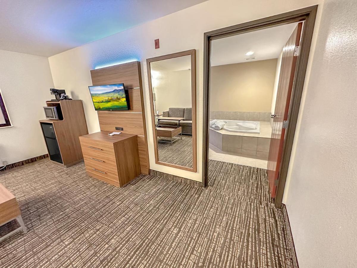 Hotel & 3*