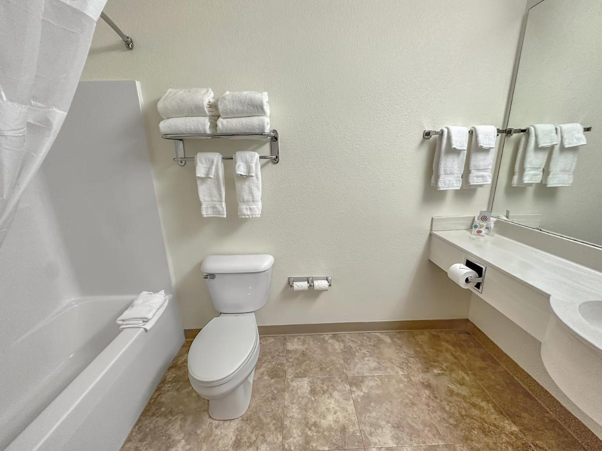 & Hotel