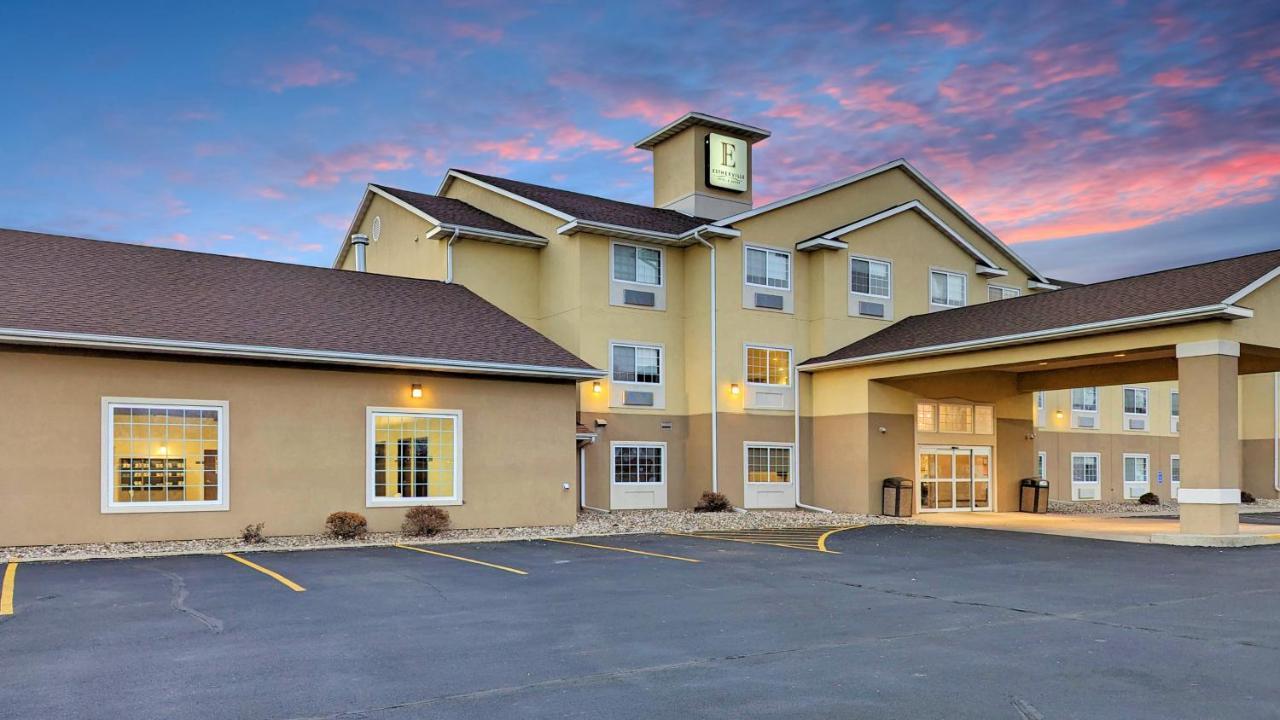Hotel &