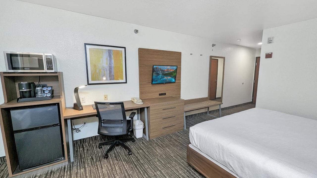 & Hotel 3*