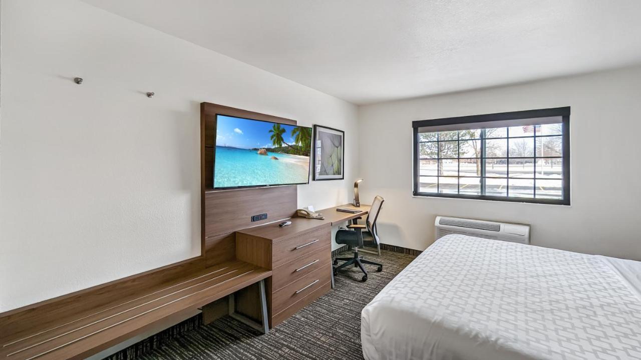 & Hotel 3*