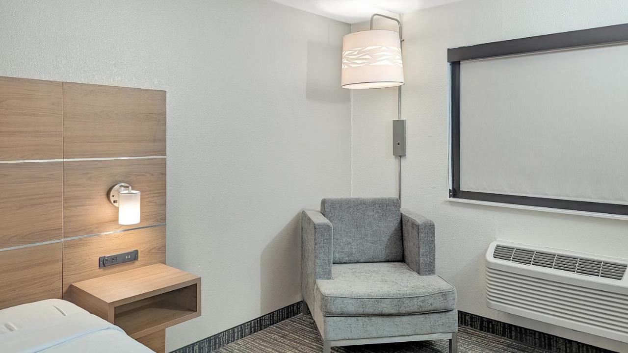 Hotel & 3*